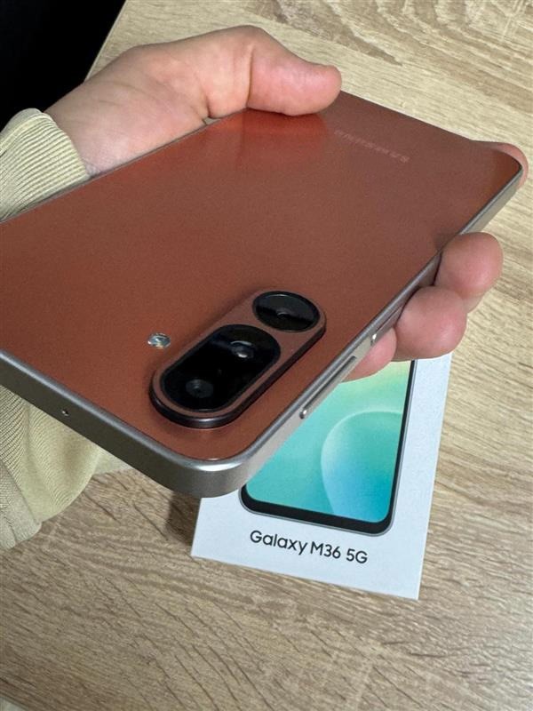 Telefon mobil Samsung Galaxy M36, 8GB RAM, 128GB, 5G, Haze Orange