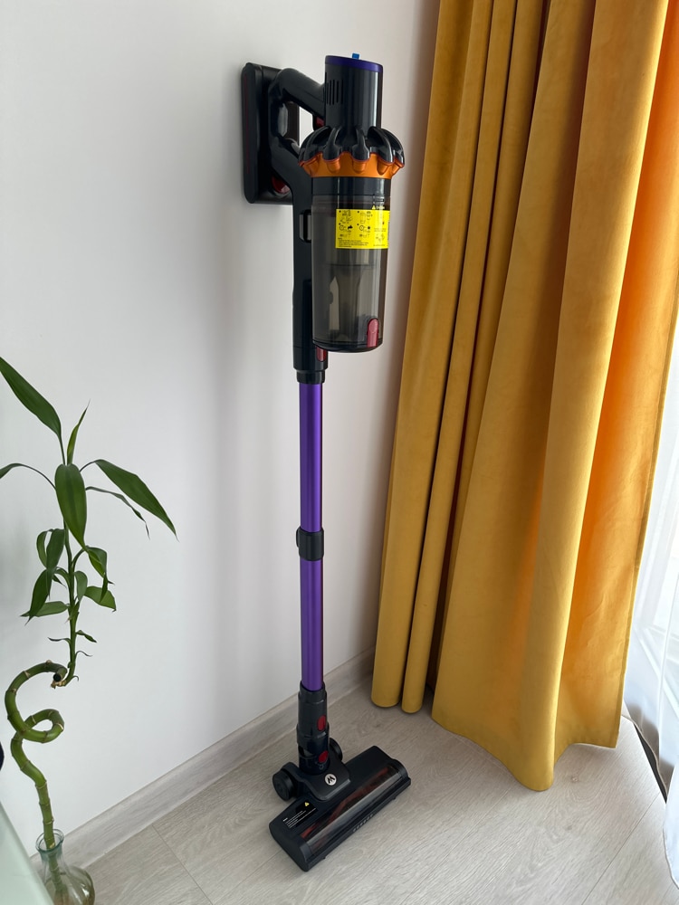 Aspirator Vertical Fara Fir MAUOKE® V15S, 80kPa, 75min, HEPA -Filtrare de Calitate Medicala H13, 1.8L Praf Colector, LED Anti-incurcare Cap de Perie in V, 50 dB Ultra-silentios, Ecran Tactil OLED, Incarcare Montata pe Perete, 12-in-1, Violet/Auriu