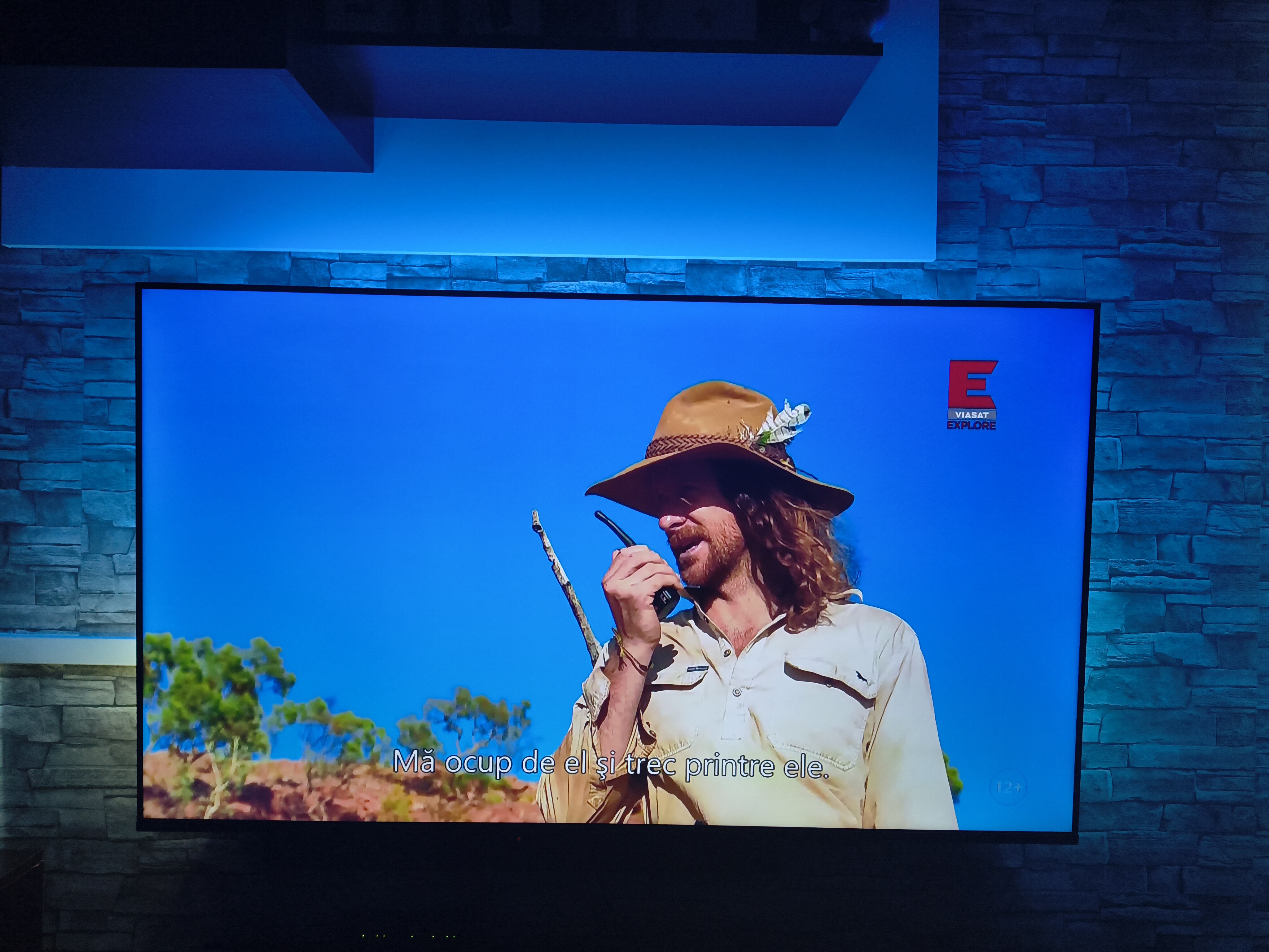 Televizor Philips AMBILIGHT tv LED 43PUS8010, 108 cm, Smart TV, 4K Ultra HD, Clasa E (Model 2025)
