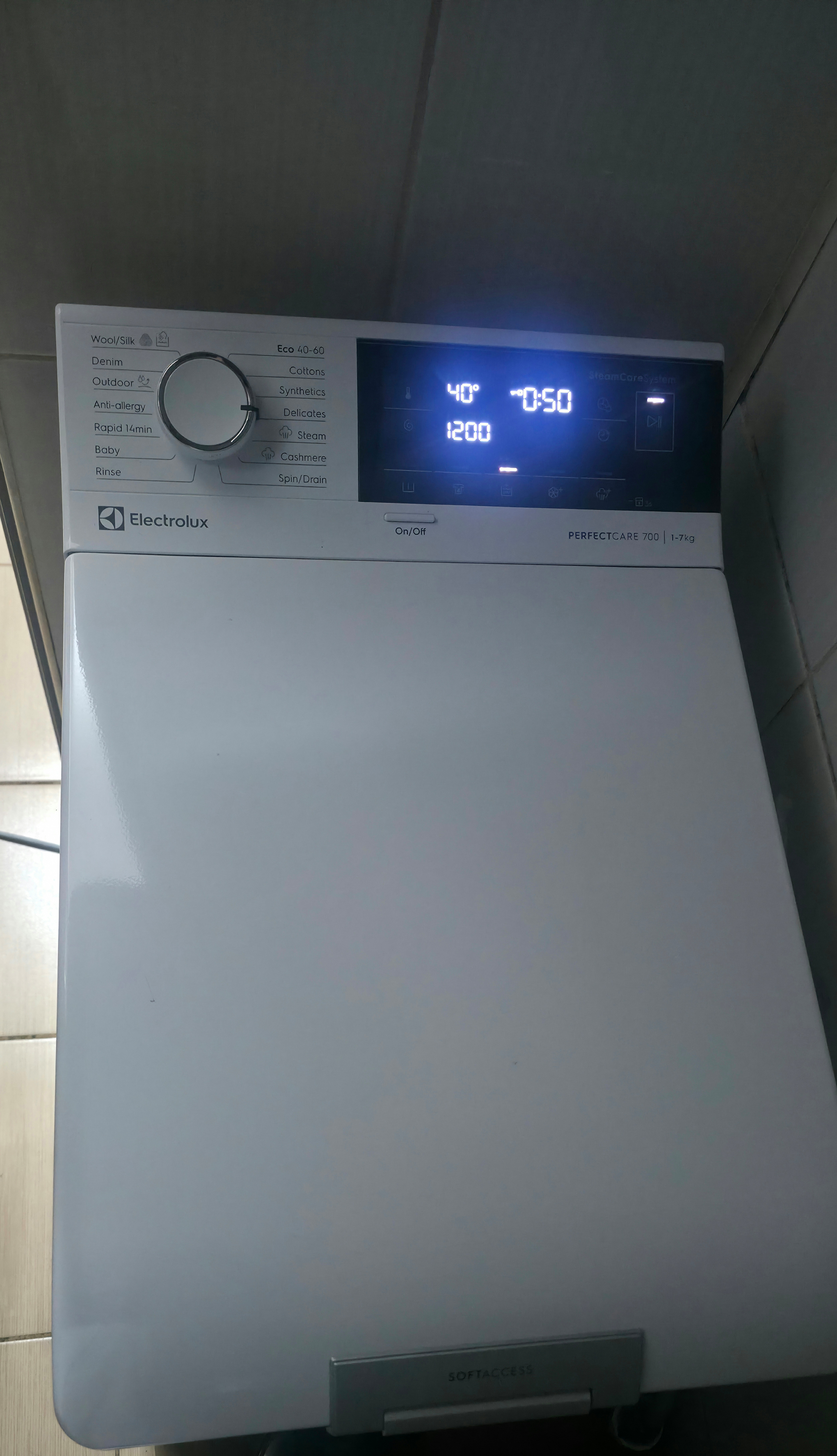 Masina de spalat cu incarcare verticala Electrolux Ecoline EW7T3372E, 7 kg, 1300 rpm, Clasa A, Motor Inverter, SteamCare, Display LED, SoftOpening, Alb