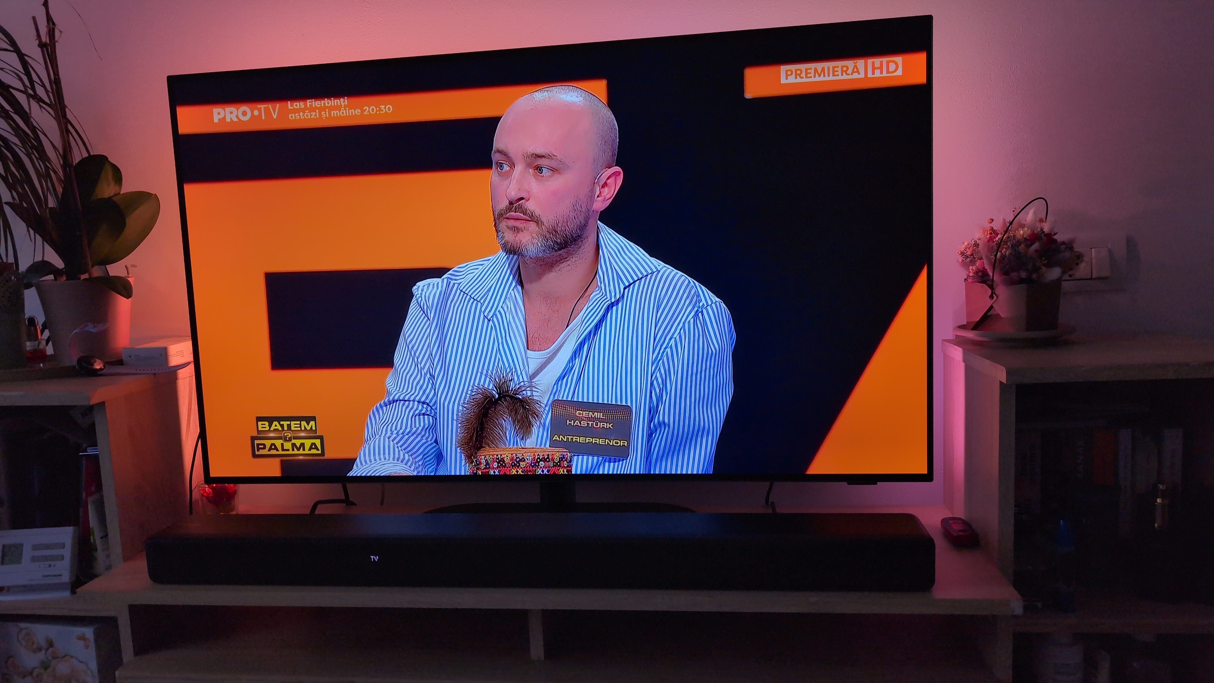 Televizor Philips AMBILIGHT tv OLED 65OLED820, 164 cm, Google TV, 4K Ultra HD, 100Hz, Clasa F (Model 2025)