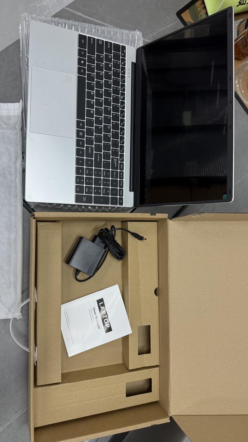 Laptop MiniHyper cu procesor Intel Celeron N5100, 15.6" Full HD, 16GB DDR4 RAM, 512GB SSD,4C/4T, Intel UHD Graphics, Windows 11 Home, Argintiu