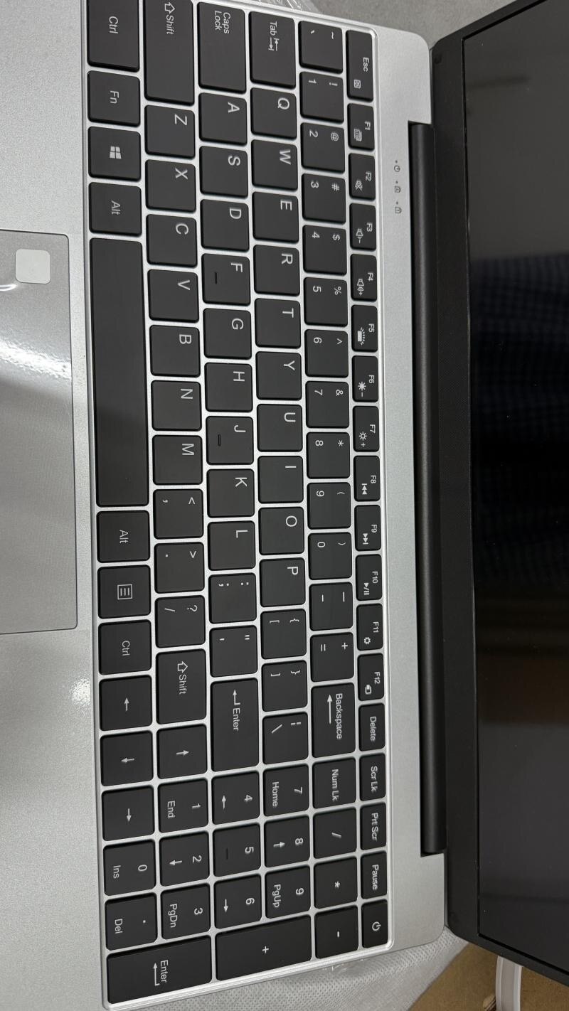 Laptop MiniHyper cu procesor Intel Celeron N5100, 15.6" Full HD, 16GB DDR4 RAM, 512GB SSD,4C/4T, Intel UHD Graphics, Windows 11 Home, Argintiu