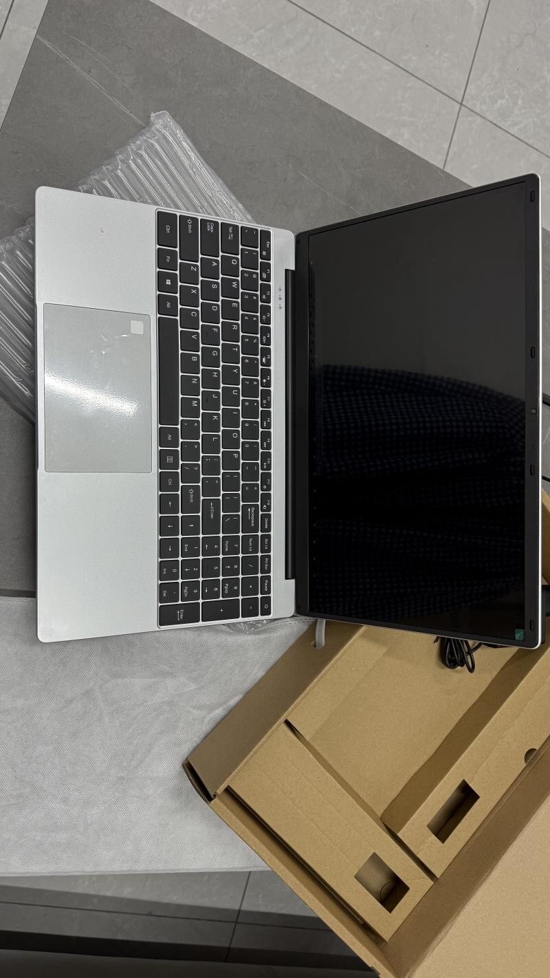 Laptop MiniHyper cu procesor Intel Celeron N5100, 15.6" Full HD, 16GB DDR4 RAM, 512GB SSD,4C/4T, Intel UHD Graphics, Windows 11 Home, Argintiu