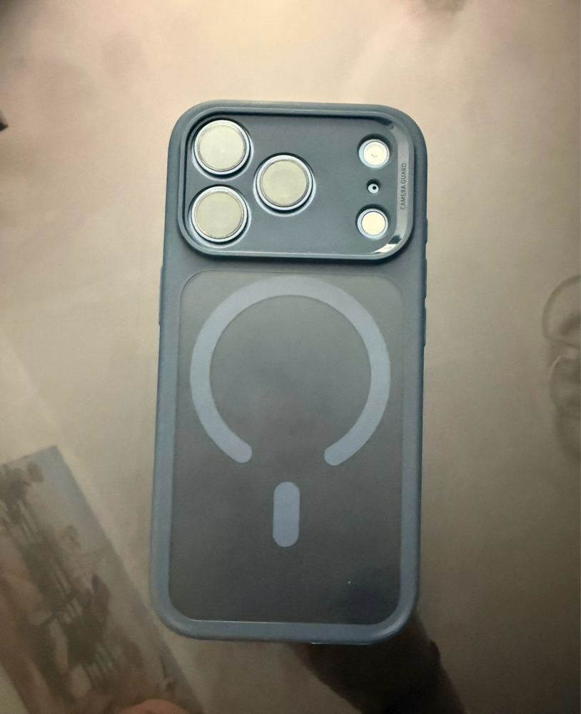 Husa ESR Classic HaloLock Compatibila Cu iPhone 17 Pro, Functie MagSafe, Protectie La Camera, Colturi Intarite, Transparent
