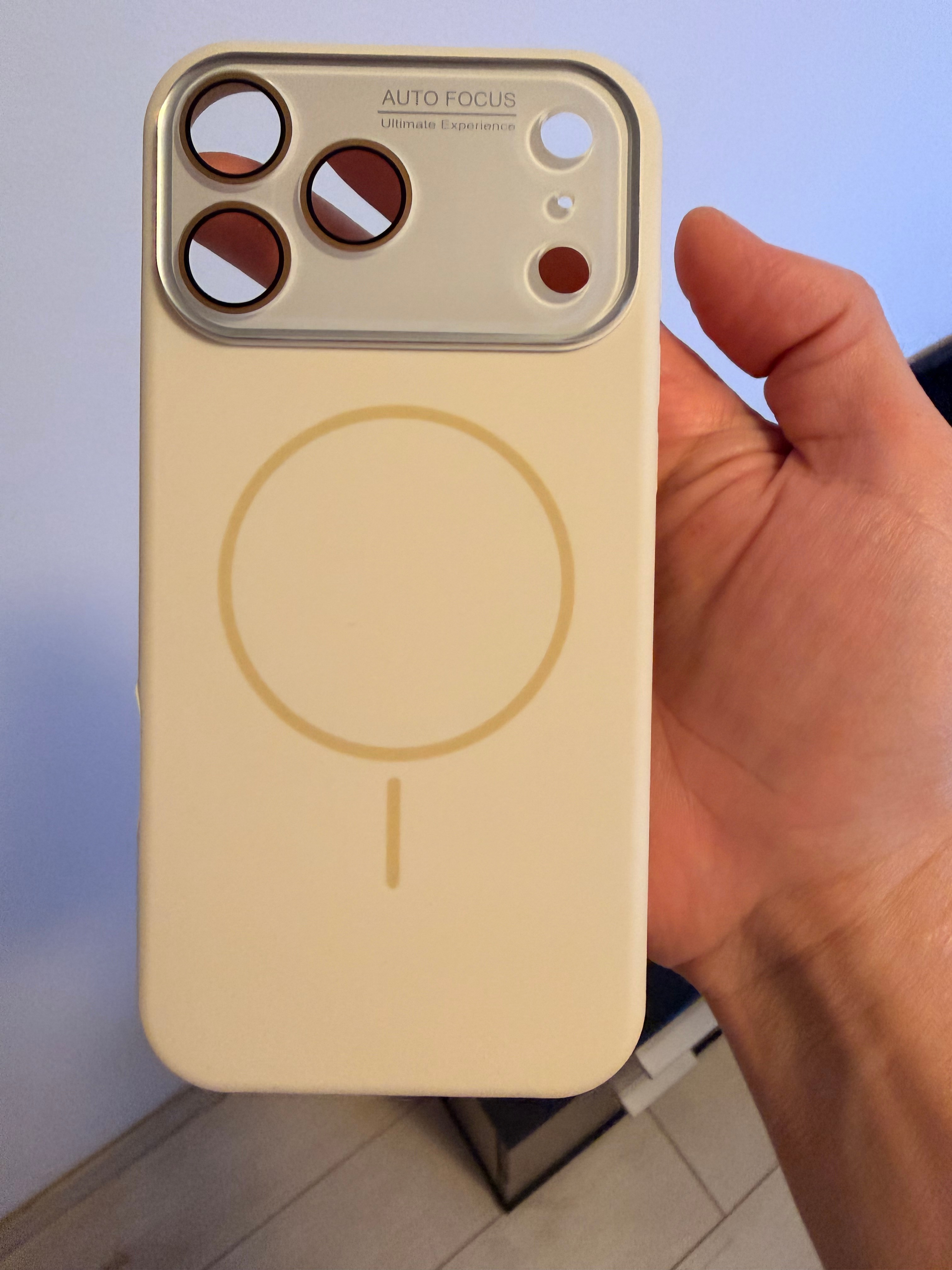 Husa pentru iPhone 17 Pro Max, Silicon Catifelat cu Interior din Microfibra, Compatibila cu MagSafe, Protectie Completa Camera, Portocaliu