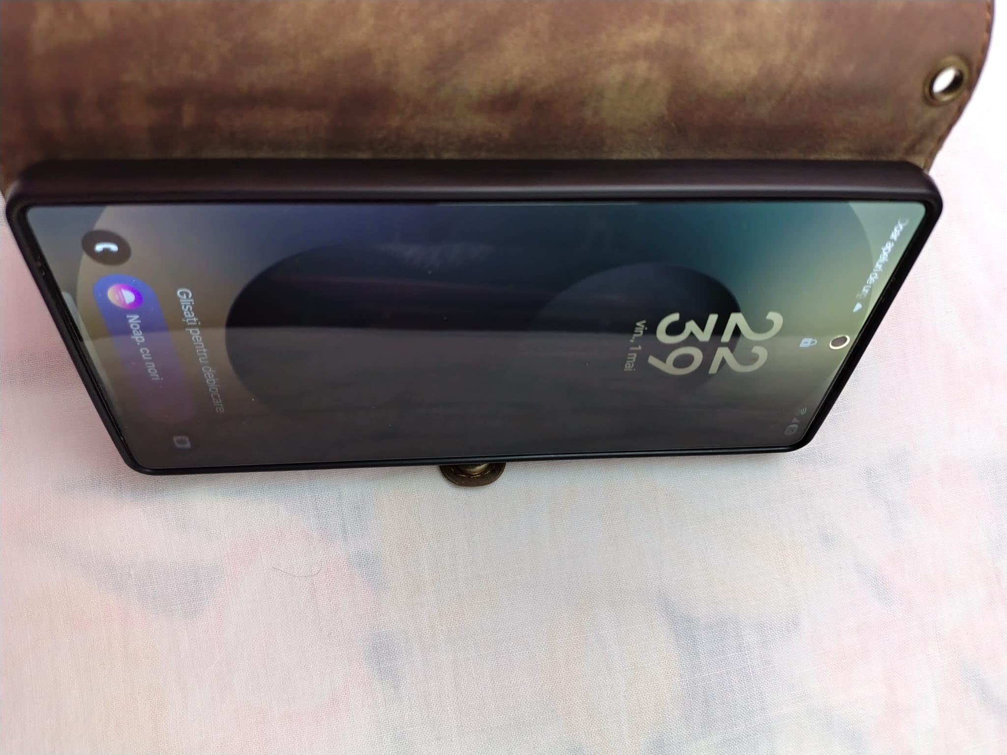 Folie Sticla Privacy pentru Samsung Galaxy S25 Ultra Daden TitanGlass, Kit de instalare usoara si rapida cu dispozitiv de potrivire automata, Protectie Profesionala, Ultra Rezistenta