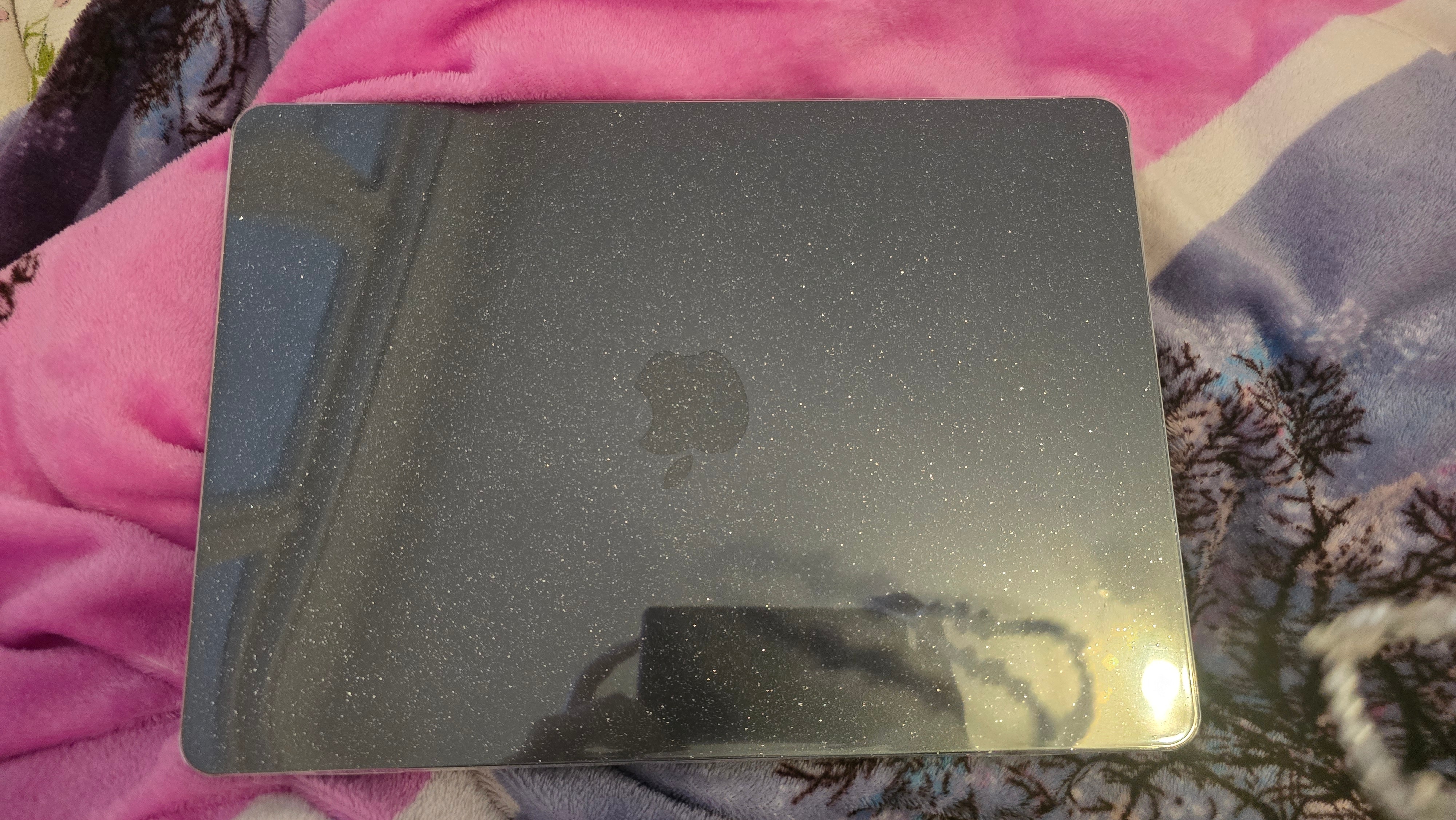 Carcasa Glitter Hard Shell pentru MacBook Air 15 (2026/2025/2024/2023) M5/M4/M3/M2 (A3448/A3241/A3114/A2941), Husa & Protectie MacBook, Negru transparent