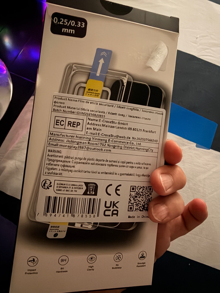 Folie de Protectie pentru iPhone 17 Pro, Omelivon, Sticla temperata, Cu Kit de Aplicare Instanta si Functie Automata de Indepartare a Prafului, Full Cover, 3D, Margini Negre, Duritate 9H, Ultra Claritate HD, Anti-amprenta