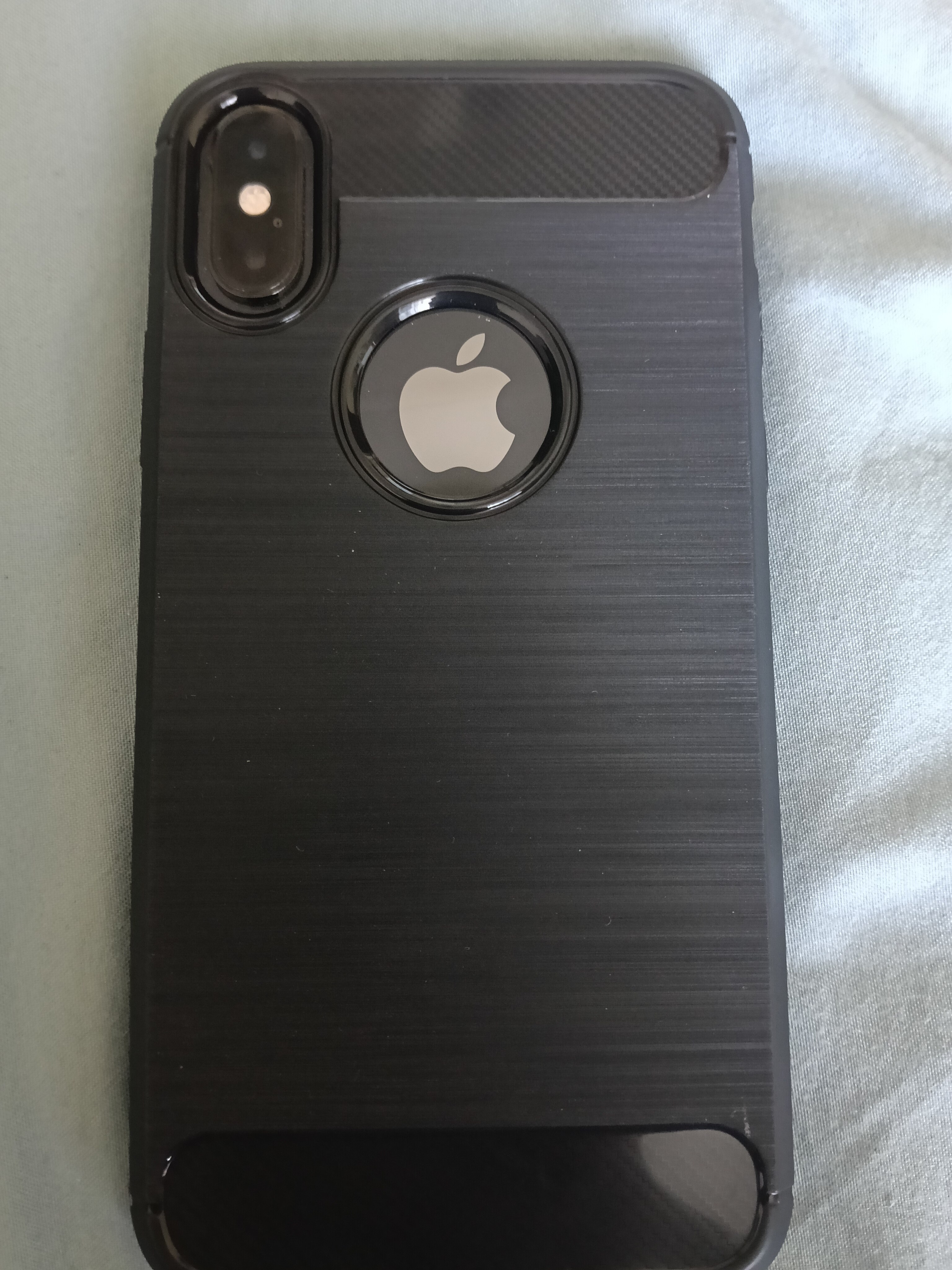 Husa protectie Mat-Tech compatibila cu iPhone X / XS, Textura Carbon, Finisaj Mat, Anti-Shock, Anti-Fingerprint, Rezistenta la impact, Negru
