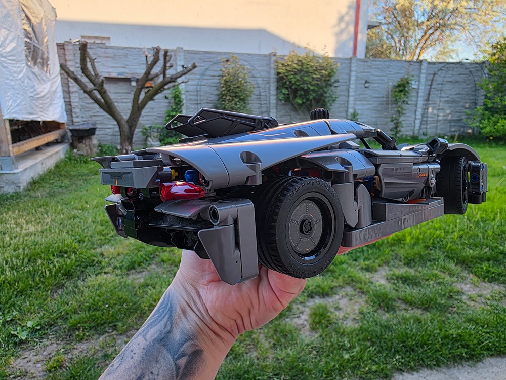 Jucarii pentru baieti: LEGO Technic Hipermasina Koenigsegg Jesko