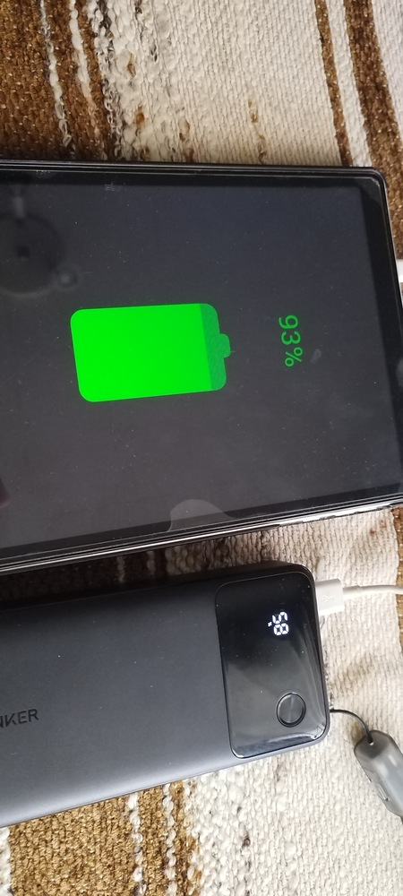 Acumulator extern Anker Powercore 20000 mAh 30W cablu USB-C negru