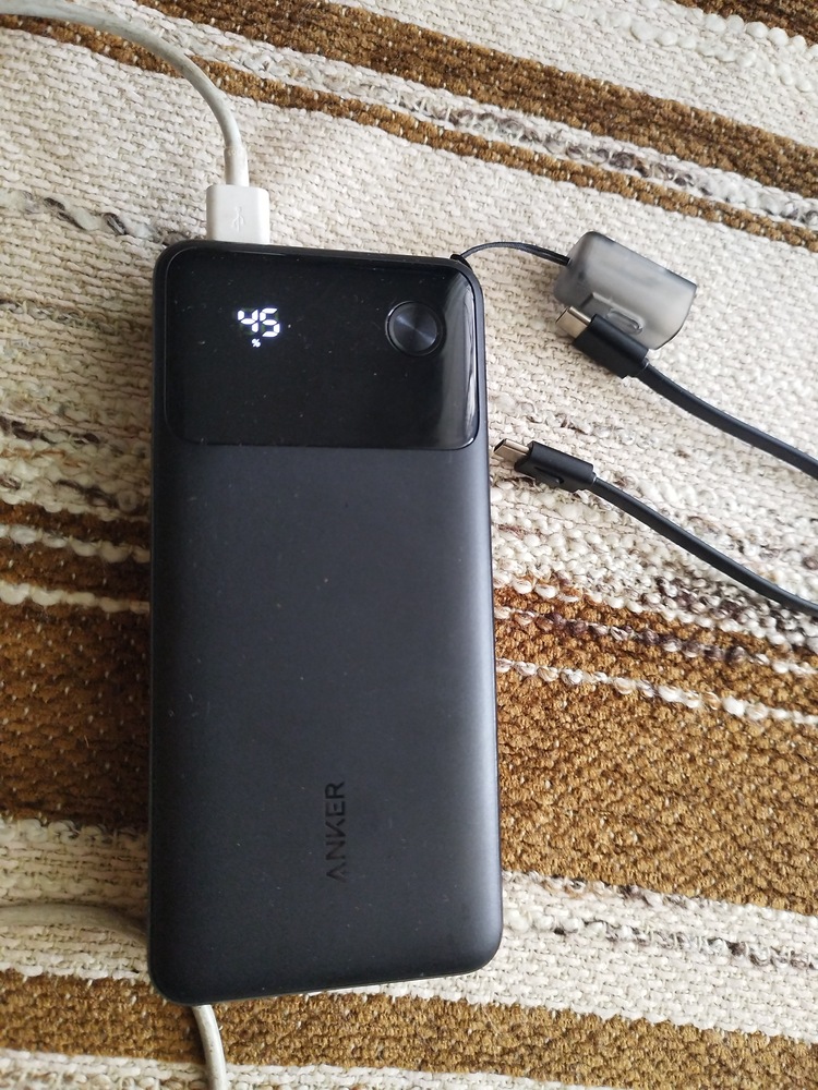 Acumulator extern Anker Powercore 20000 mAh 30W cablu USB-C negru