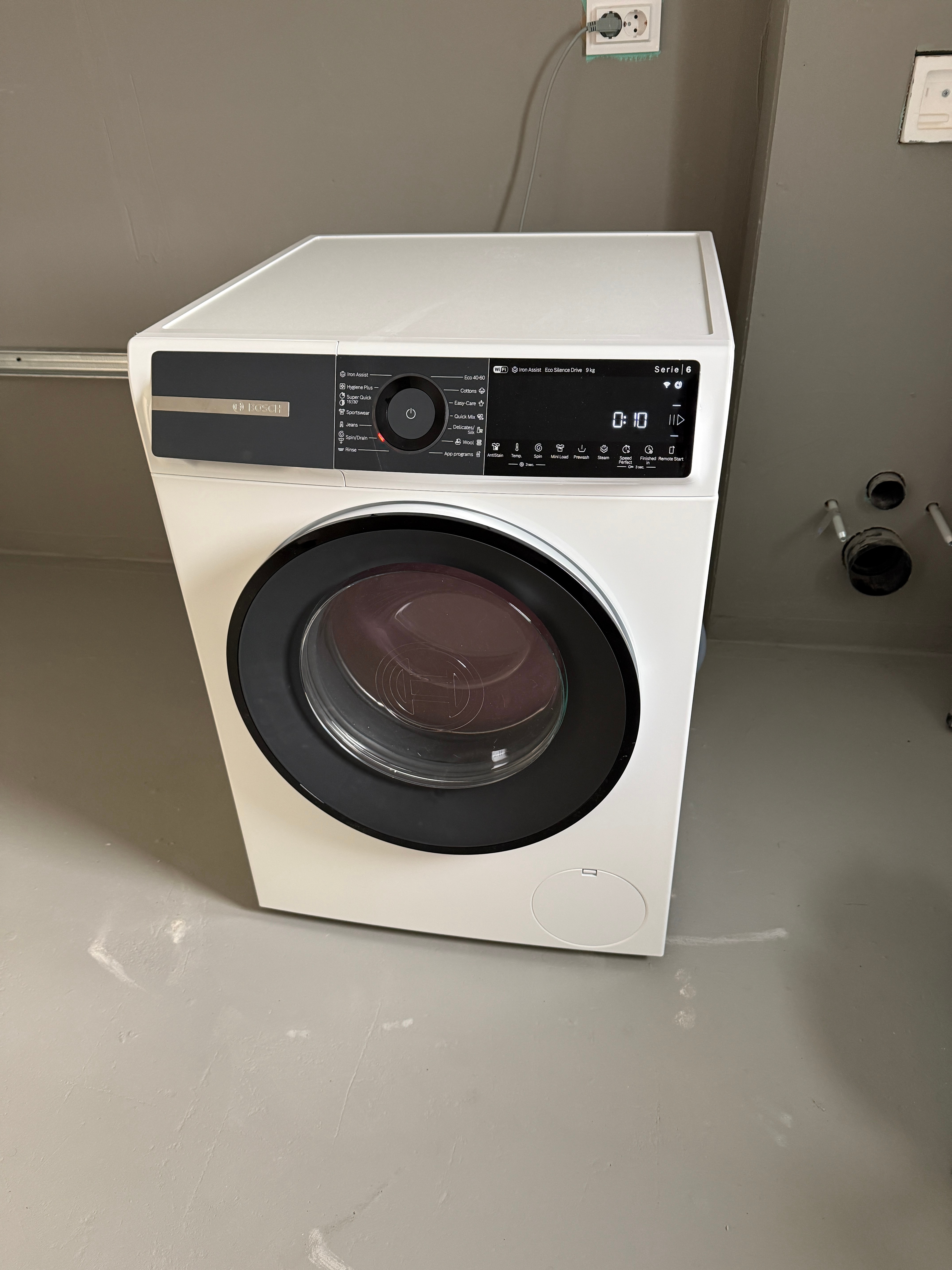 Masina de spalat rufe Bosch WGH24400BY, 9 kg, 1400 RPM, Touch control, EcoSilence Drive, Iron Assist, Home Connect, Added steam, Clasa A, 60 cm, Alb