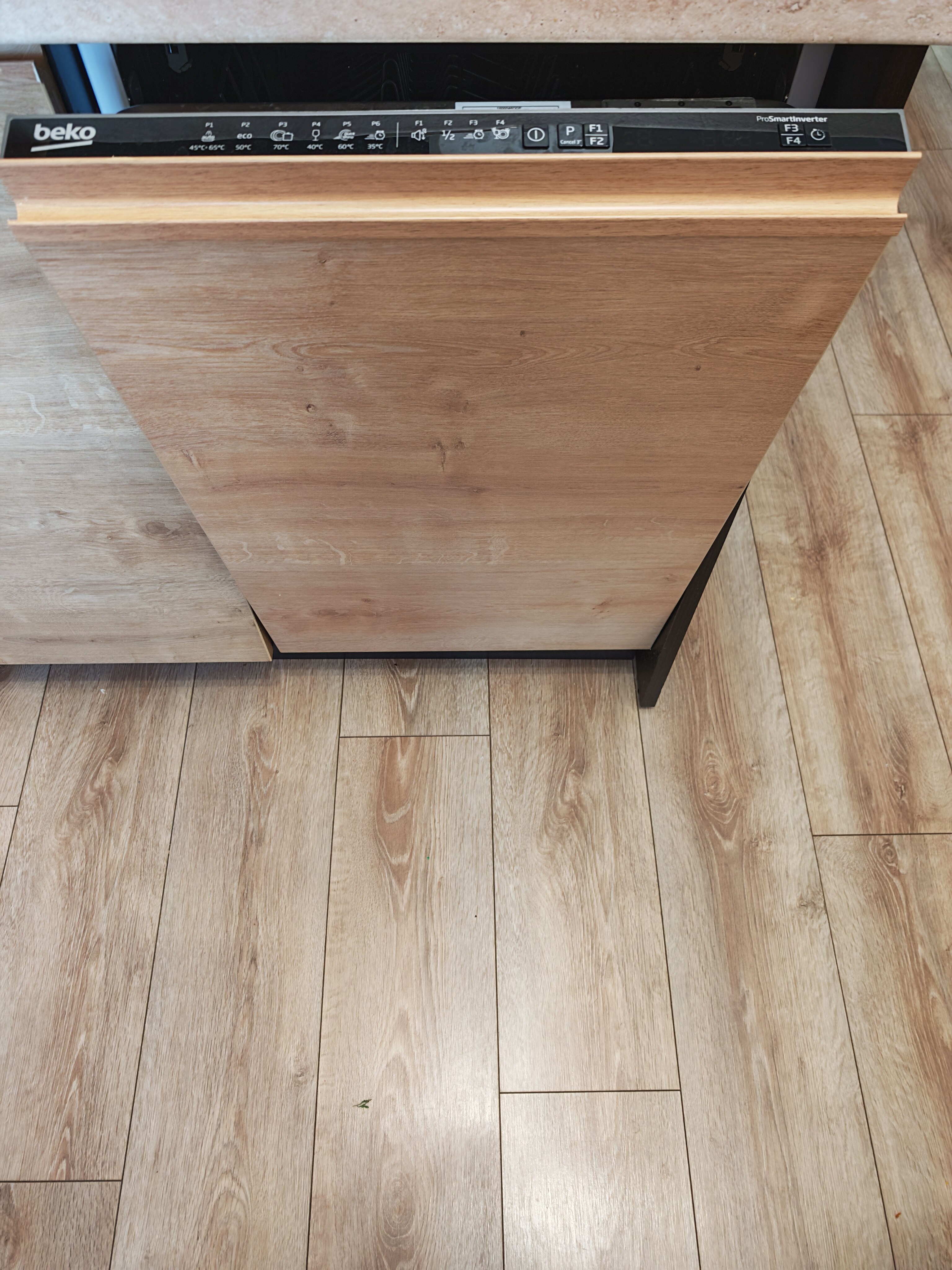 RESIGILAT: Masina de spalat vase incorporabila Beko BDIS35030, 10 seturi, 6 programe, 45 cm, Clasa D, SteamGloss, AquaIntense