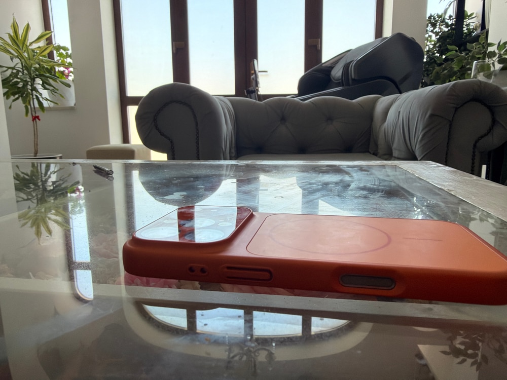 Husa Skin pentru Transformare iPhone 16 Pro in iPhone 17 Pro – Design Premium, Compatibil MagSafe, Culoare Portocaliu