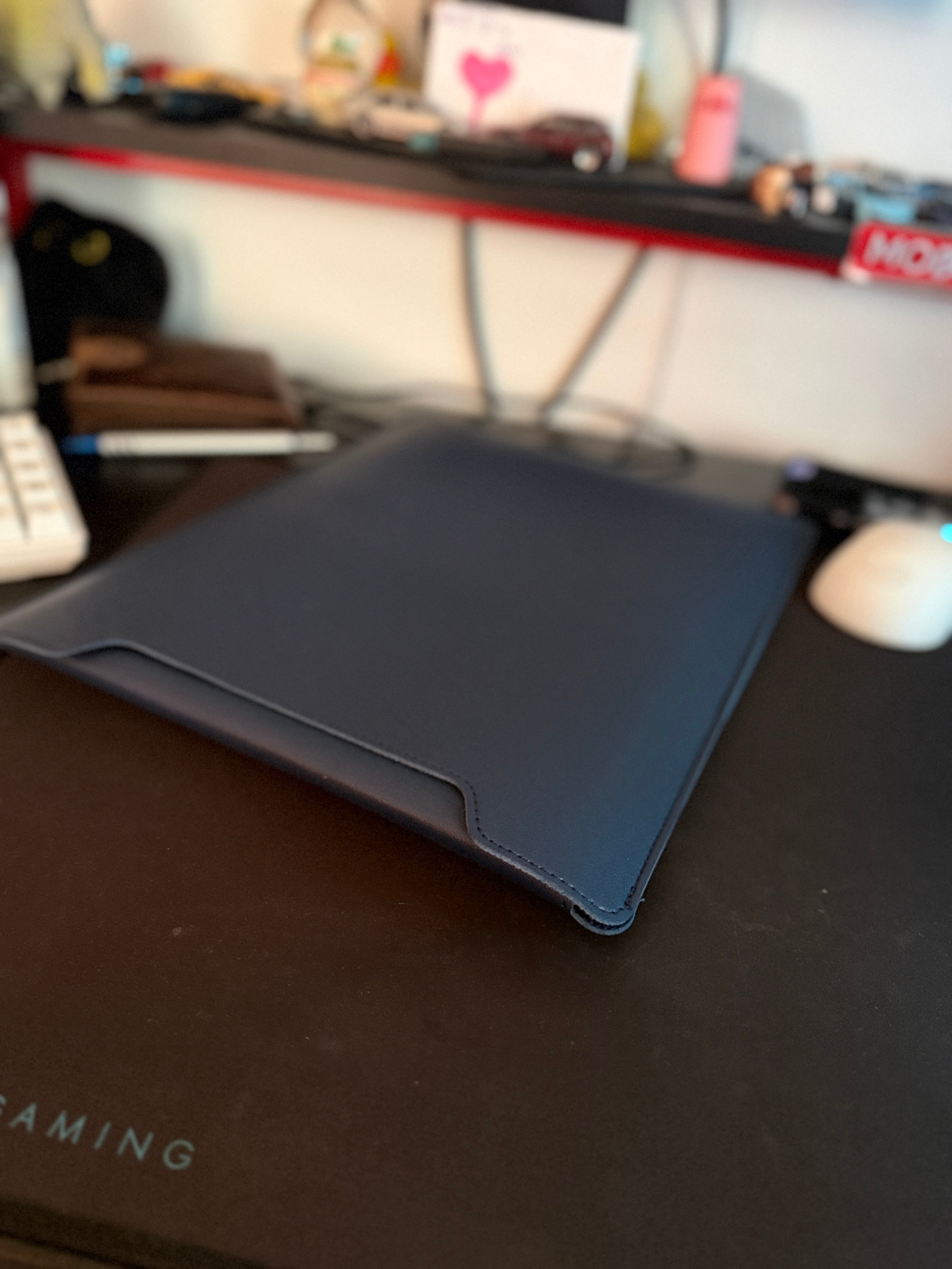Husa Laptop 15-16 inch, Nasture magnetic, compatibila cu MacBook Air, MacBook Pro, Piele PU, Marime Universala, Gri inchis