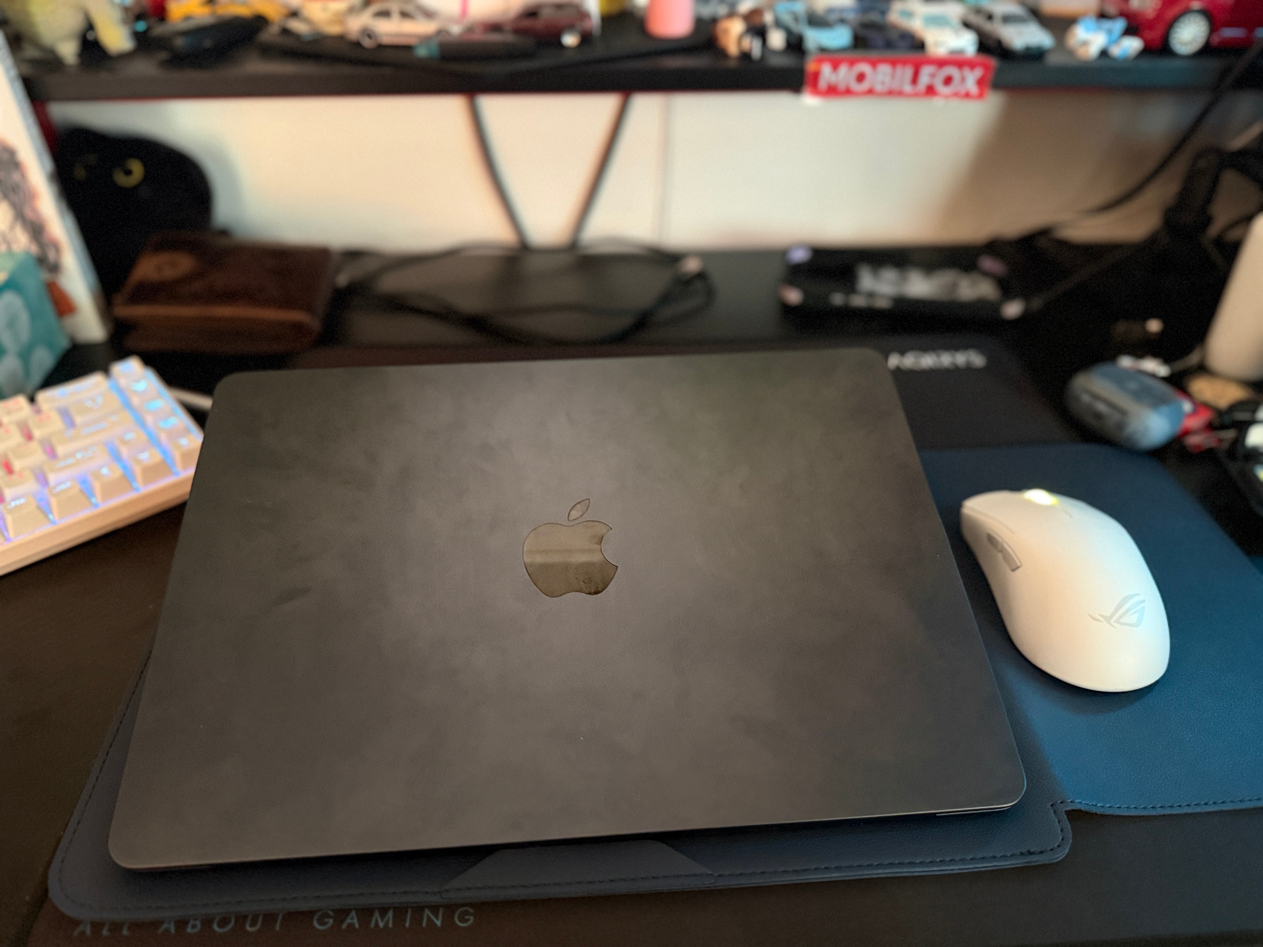 Husa Laptop 15-16 inch, Nasture magnetic, compatibila cu MacBook Air, MacBook Pro, Piele PU, Marime Universala, Gri inchis