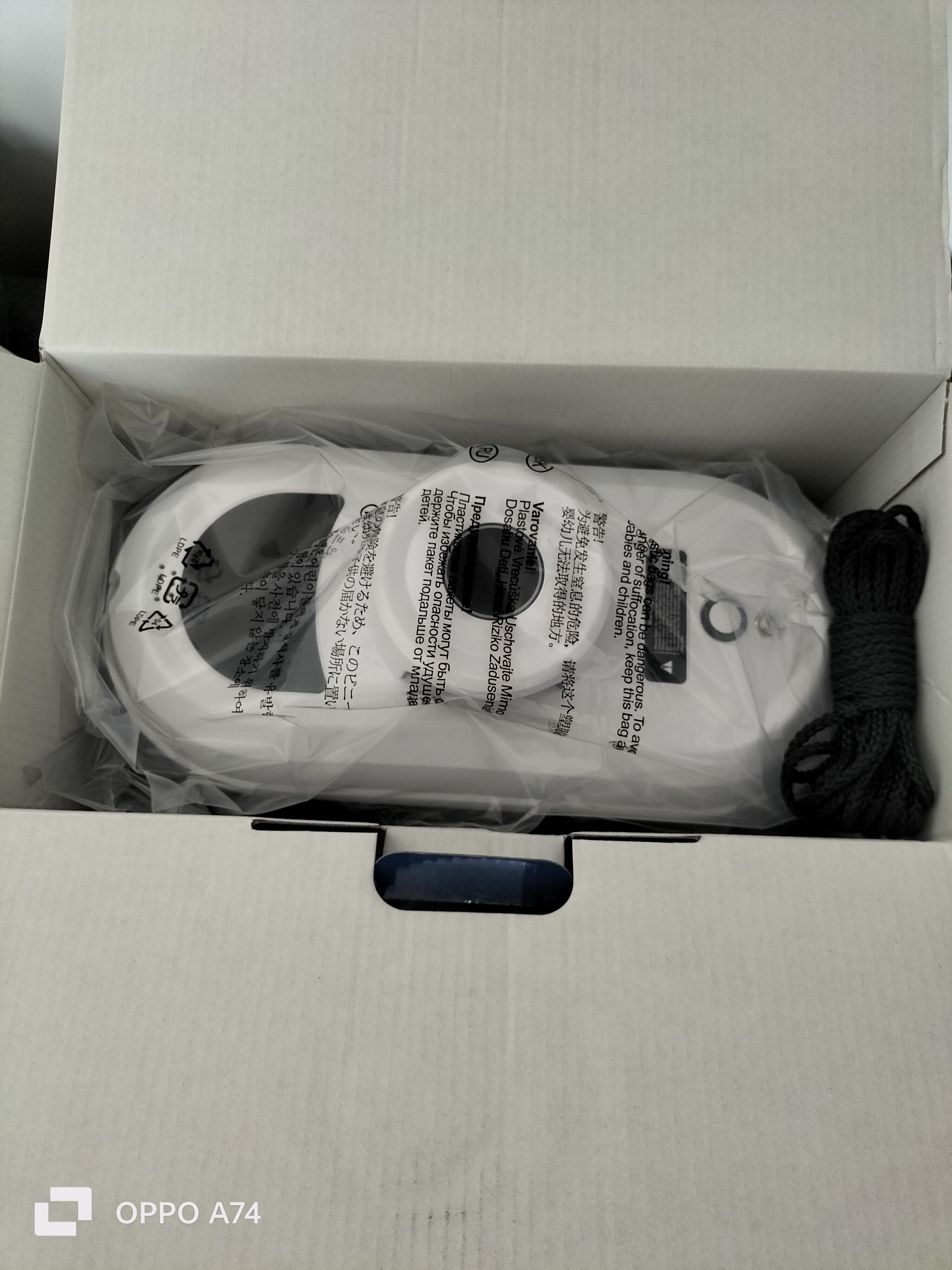 Robot Curatare Geamuri Techsen N1 Crystal, 3 Moduri de Curatare, Robot Spalat Geamuri cu Pulverizare Automata, Aspirator Geamuri cu Telecomanda, Navigare Inteligenta, Pentru Ferestre, Oglinzi si Orice Suprafete Netede