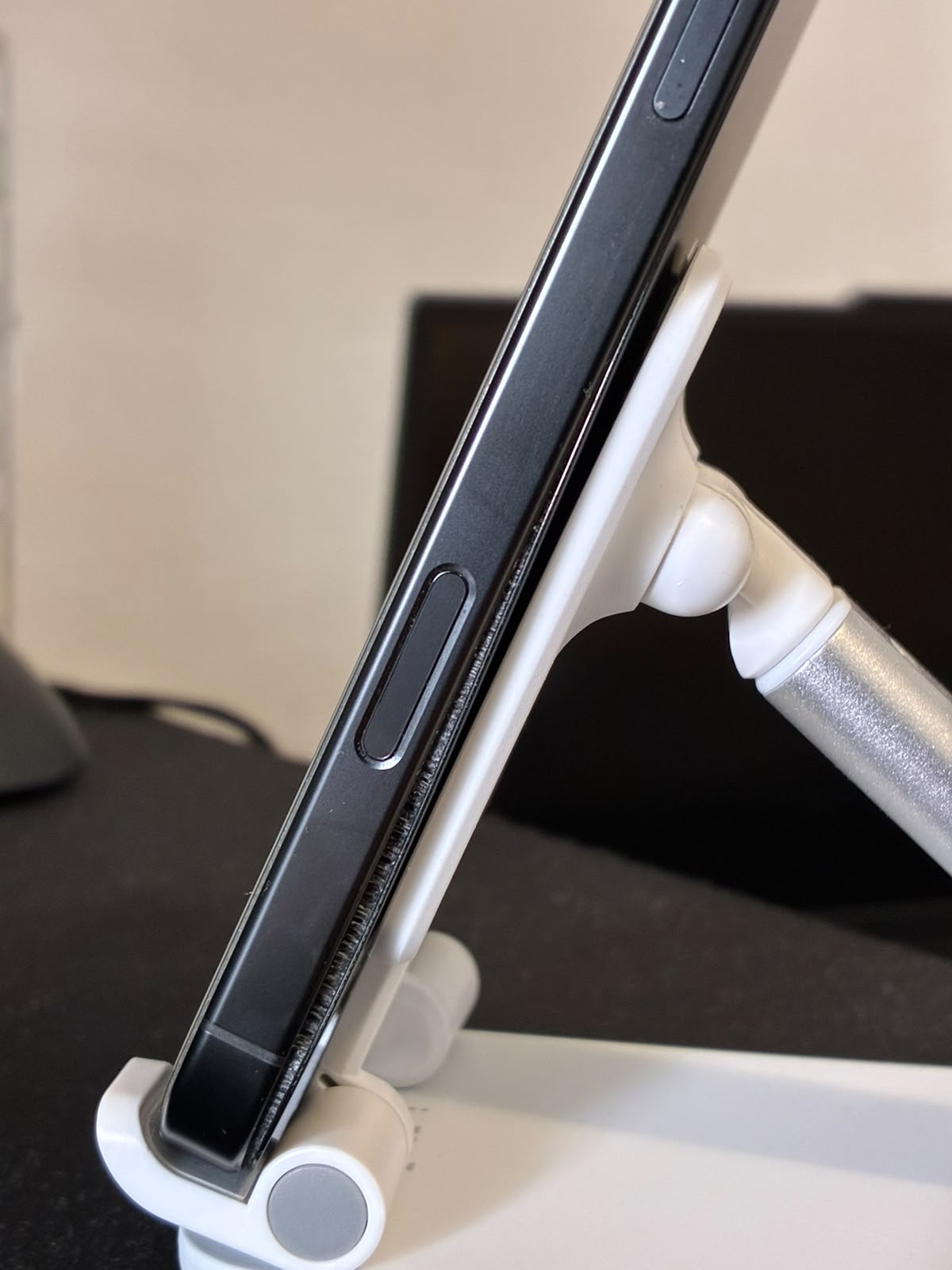 RESIGILAT: Telefon mobil Apple iPhone 16 Pro Max, 256GB, 5G, Black Titanium