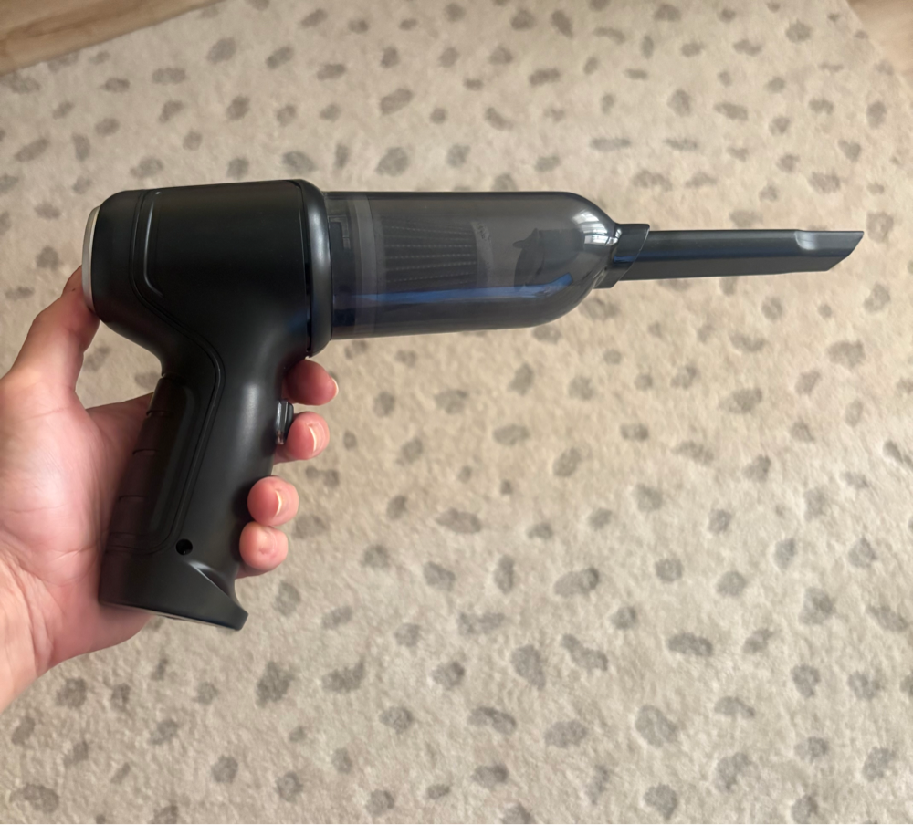Aspirator Mana Portabil, SeveShop®, Aspirator De Mana Fara Fir Wireless, Aspirator Mana Cu Filtru HEPA, Putere 63.000 Pa, 7.4V, Baterie 2400 mAh, Autonomie 20 Minute, Capacitate 0.7L, Curatare Uscata, Compact Si Usor, Design Ergonomic, Argintiu