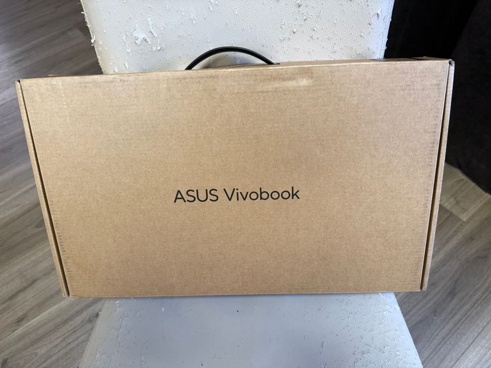 Laptop ASUS Vivobook 15 A1504VA cu procesor Intel® Core™ 5 120U pana la 5.0GHz, 15.6'', Full HD, IPS, 16GB DDR5, 512GB SSD, Intel® Graphics, No OS, Quiet Blue