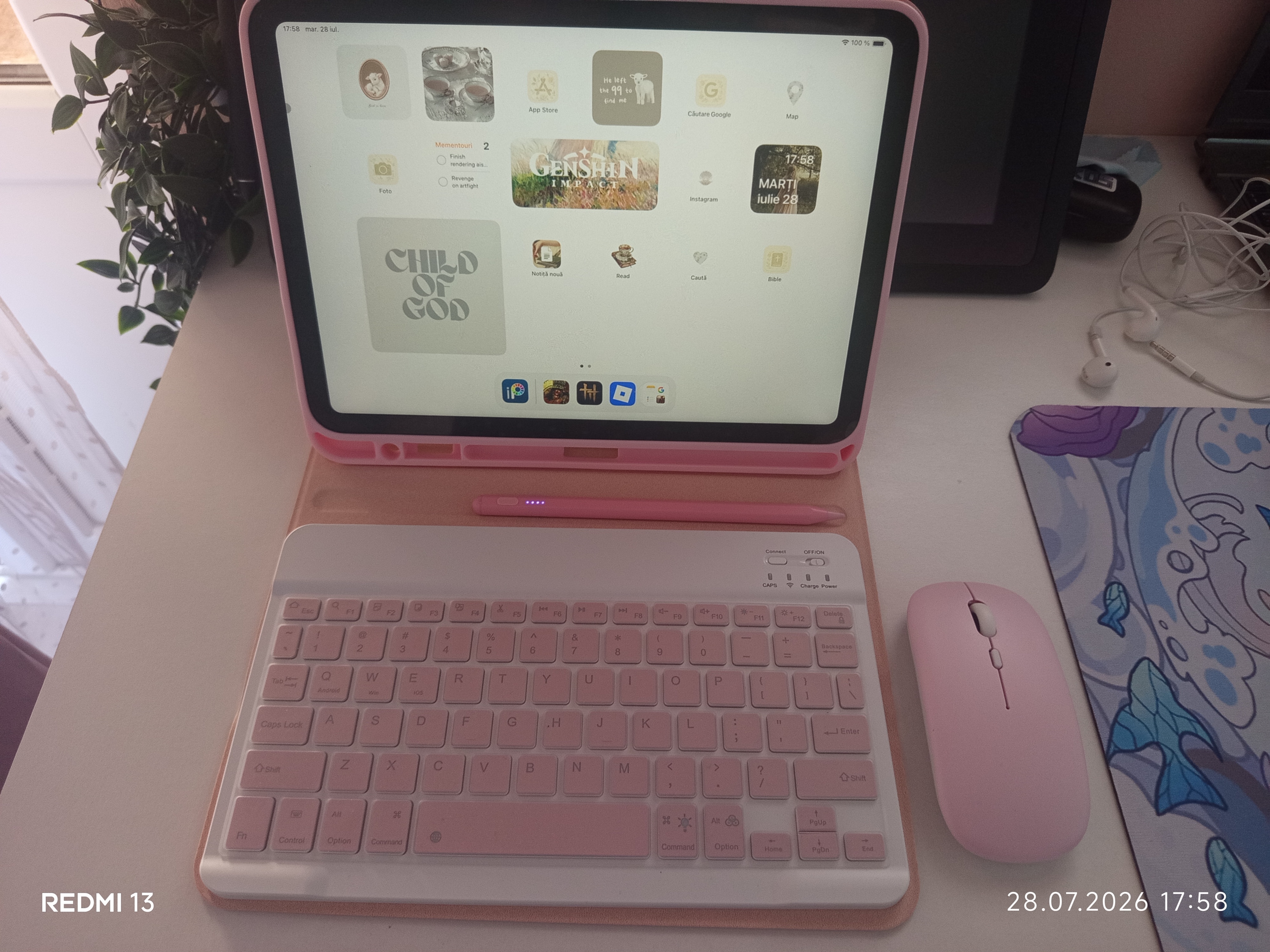 Husa de protectie pentru tableta iPad 11 (2025, 11")/ iPad 10 (2022), pliere 3+Y, suport portret si peisaj, rama transparenta, cu suport pentru creion, cu cadou folie de protectie ecran sticla calita, Ugo®, roz
