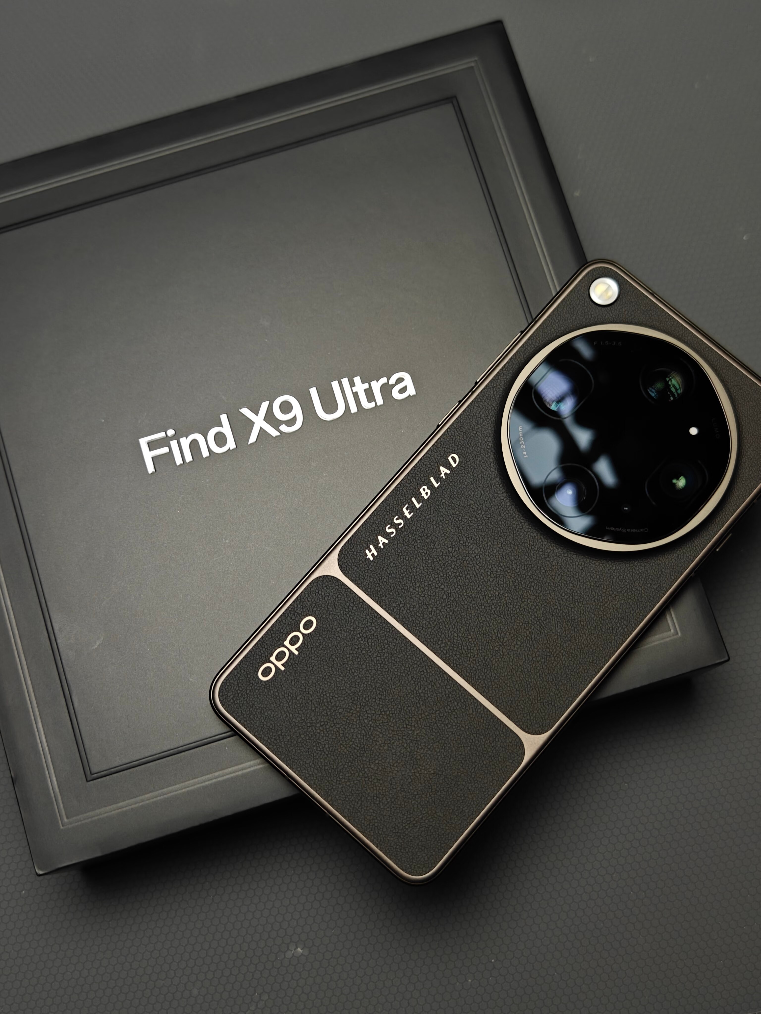Telefon mobil OPPO Find X9 Ultra, 512GB, 12GB RAM, 5G Dual SIM, Baterie 7050mAh, 200MP Camera Hasselblad, Tundra Umber + Incarcator OPPO 100W SuperVOOC