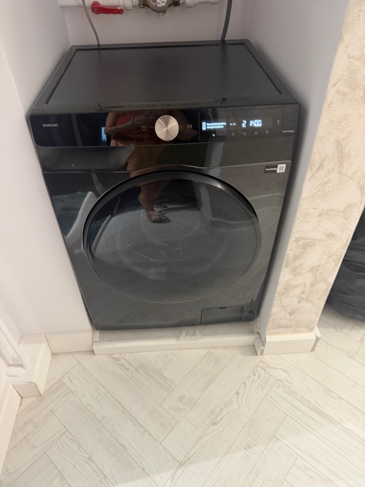 Masina de spalat rufe cu uscator Samsung WD90DG6B85BKU4, Spalare 9 kg, Uscare 6 kg, 1400 RPM, Clasa D, AI Wash, Auto Dispense, AI Ecobubble, AI Control, Super speed 39 min, WiFi, Alb