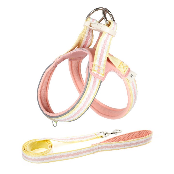 Комплект нагръдник и регулируем повод за кучета и котки, удобен Y-образен нагръдник, със светлоотразителни ленти и висулка, M, розов, FLUFFGO STORE