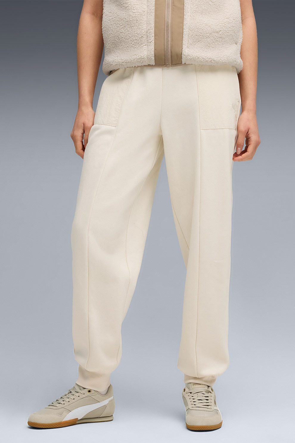 Puma, Pantaloni de trening cu buzunare si talie inalta, Crem, XS
