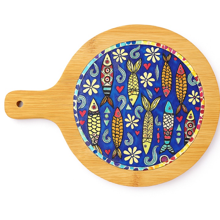 Bambusz konyhai vágódeszka kerámia betéttel, tálaláshoz, előkészítéshez és díszítéshez, tengeri hal mintás, 29x17 cm, kék/sárga