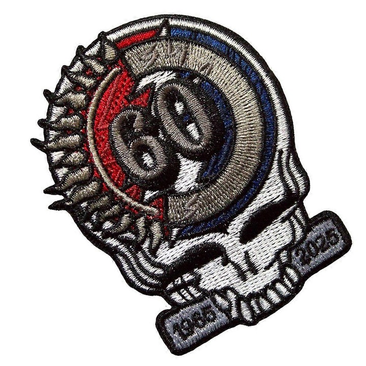 Petec de 60 de ani Grateful Dead, patch brodat, design cu logo si craniu, poliester, 10x10cm