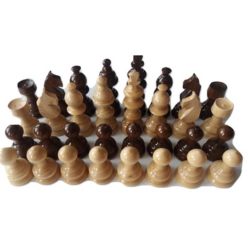 Piese de sah din lemn , lacuite , diametru baza 2.8 cm, rege 7.9 cm Piese de sah din lemn , lacuite , diametru baza 2.8 cm, rege 7.9 cm