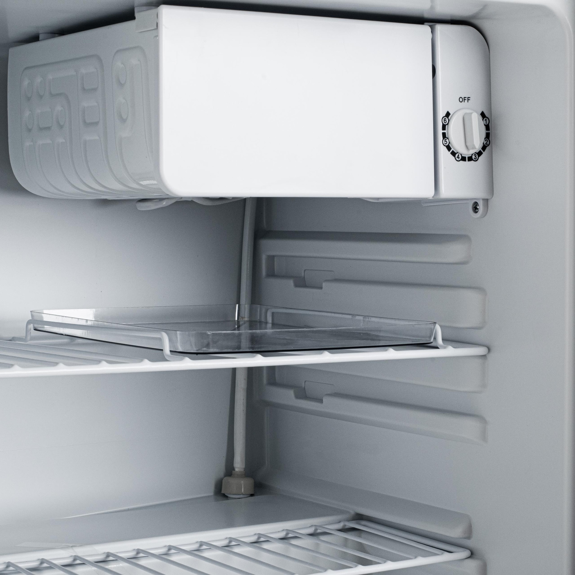 Frigider Sub Blat, Ad 8097, Capacitate 58 L, Functionare Silentioasa 40 Db, Dezghetare Manuala, Alb