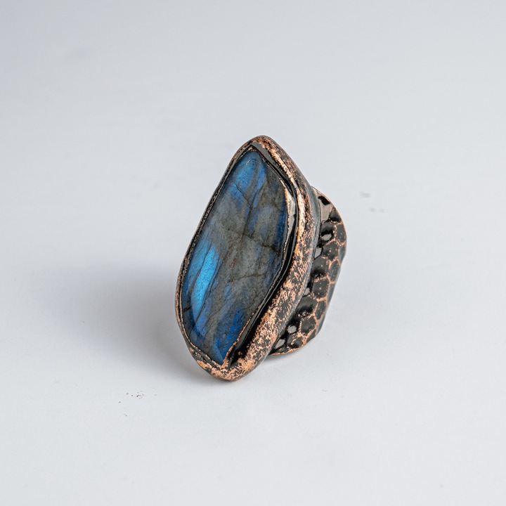 Talismanul Intuitiei – Inel Vintage cu Labradorit, Piatra Transformarii Interioare