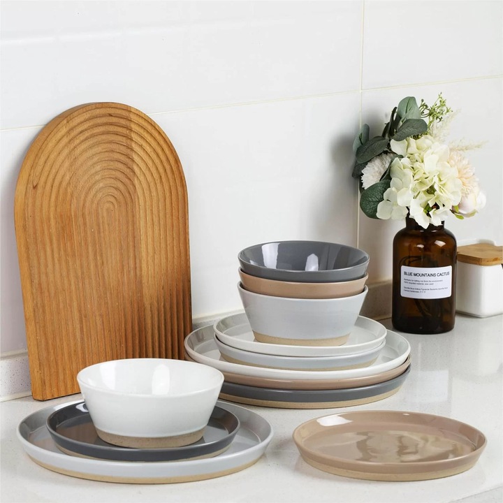 Set vesela, serviciu de masa cu 12 farfurii si boluri din ceramica, farfurii colorate, mix culori cu puncte negre si baza mata, Callena Saturn