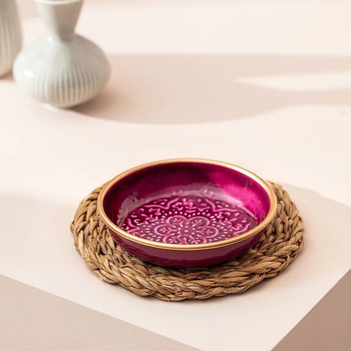 Farfurie decorativa Madame Coco, rosu burgund, 11x11x2.5 cm