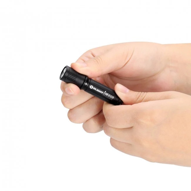Olight I3E EOS Mini Torcia LED Portachiavi | 90 Lumen Nero | Ricondizionata Garanzia Vita