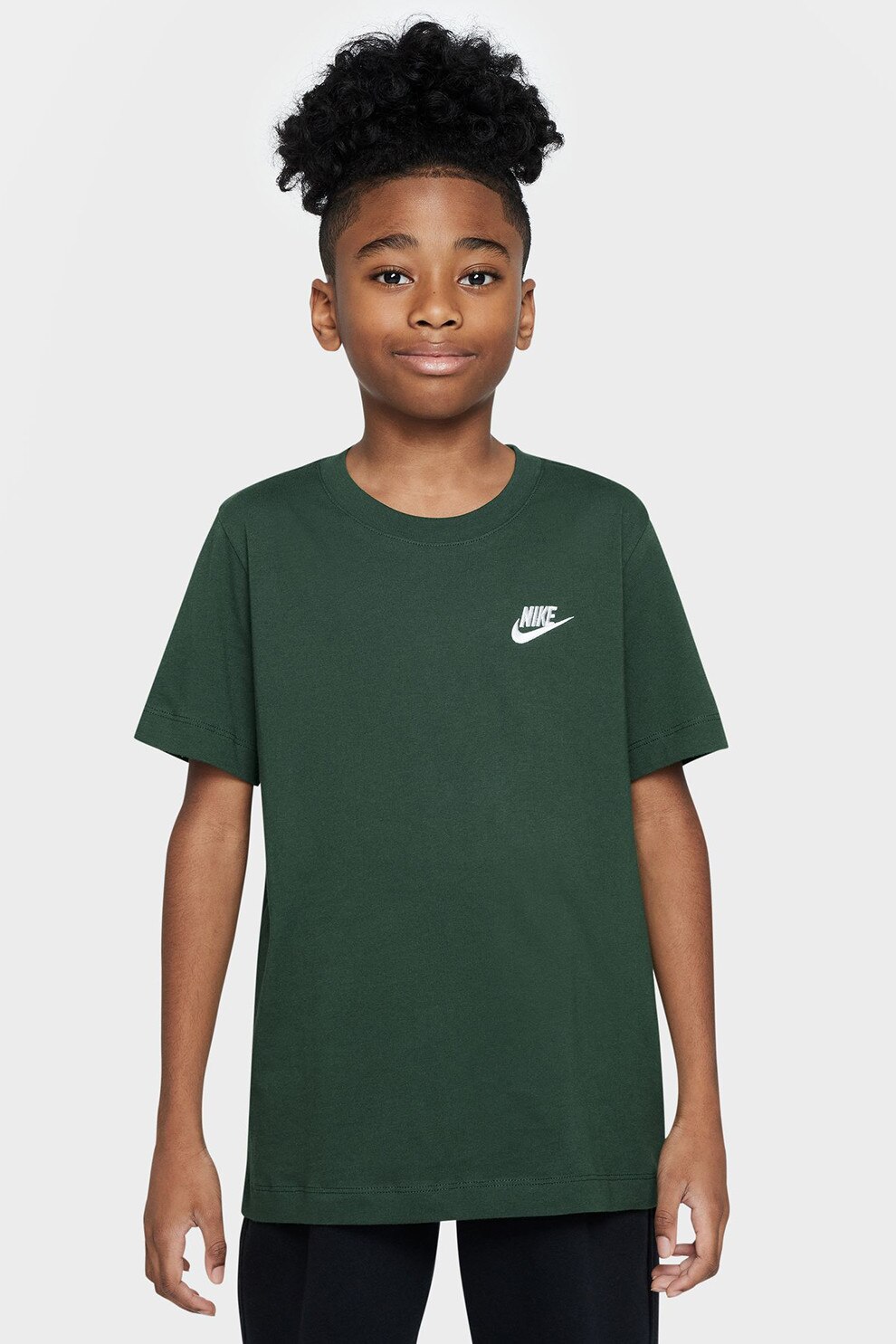 Nike, Tricou din bumbac cu decolteu la baza gatului Futura, Verde inchis, 137-147 CM