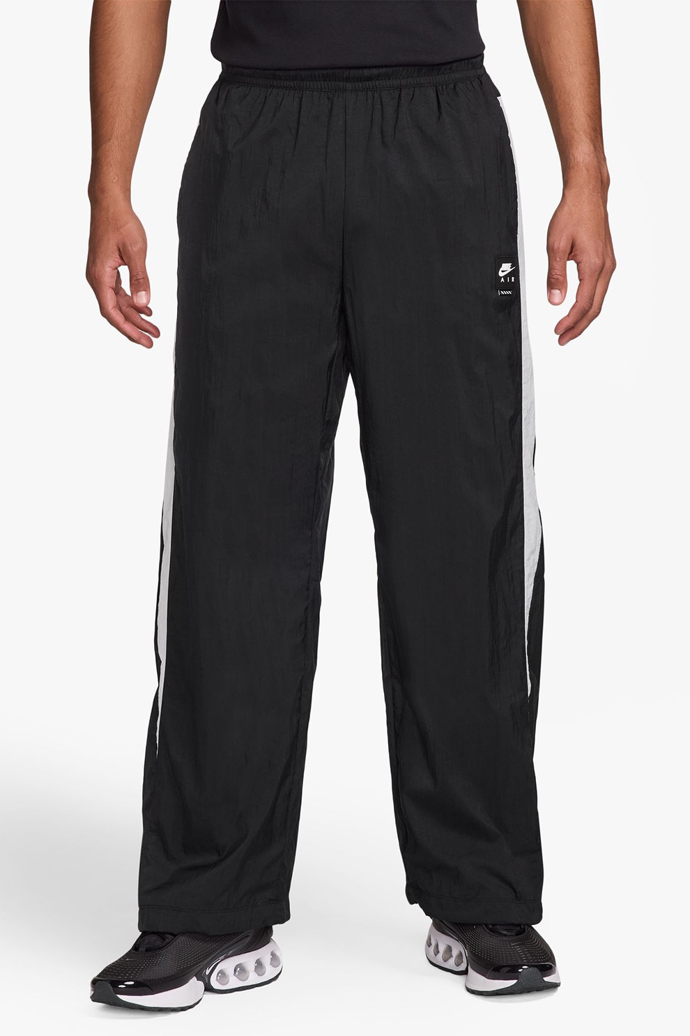 Nike, Pantaloni de trening cu buzunare cu fermoar si snururi la terminatie, Alb, Negru, L