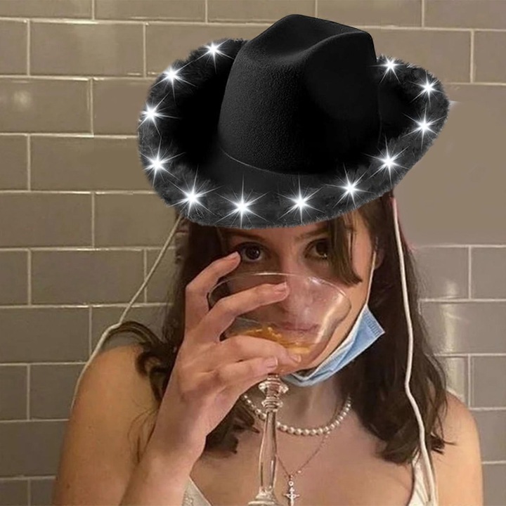 Caciula LED cu bratise pufoase, set de 9 culori, dimensiune 58cm