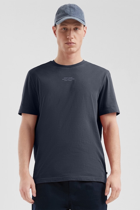 s.Oliver, Tricou de bumbac cu decolteu la baza gatului si text, Bleumarin