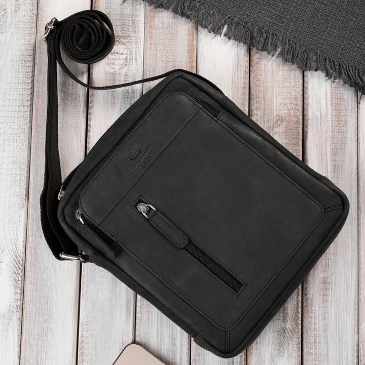 Férfi bőr táska, Paolo Peruzzi, AY-04-HBL modell, 5 rekesz, fekete, 20x24x6cm, állítható pánt