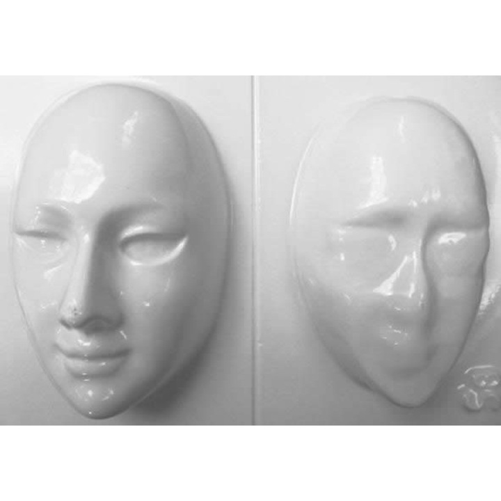 Matrita 18x29cm, forma fata, alb