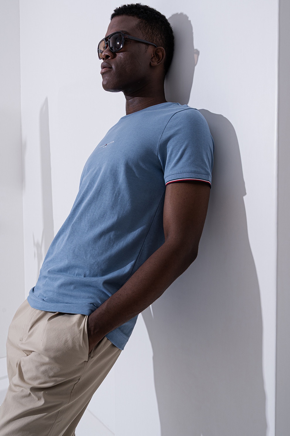 Tommy Hilfiger, Tricou slim-fit din bumbac cu decolteu la baza gatului, Albastru pastel, L