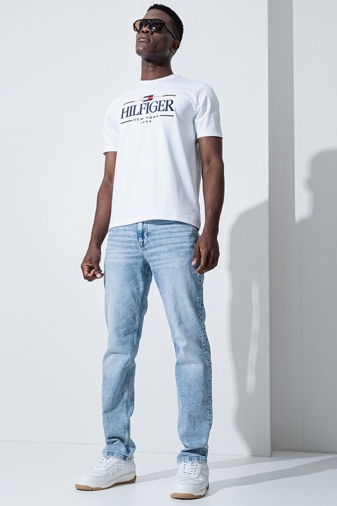 Tommy Hilfiger, Tricou regular-fit cu decolteu la baza gatului si logo, Alb optic/Bleumarin