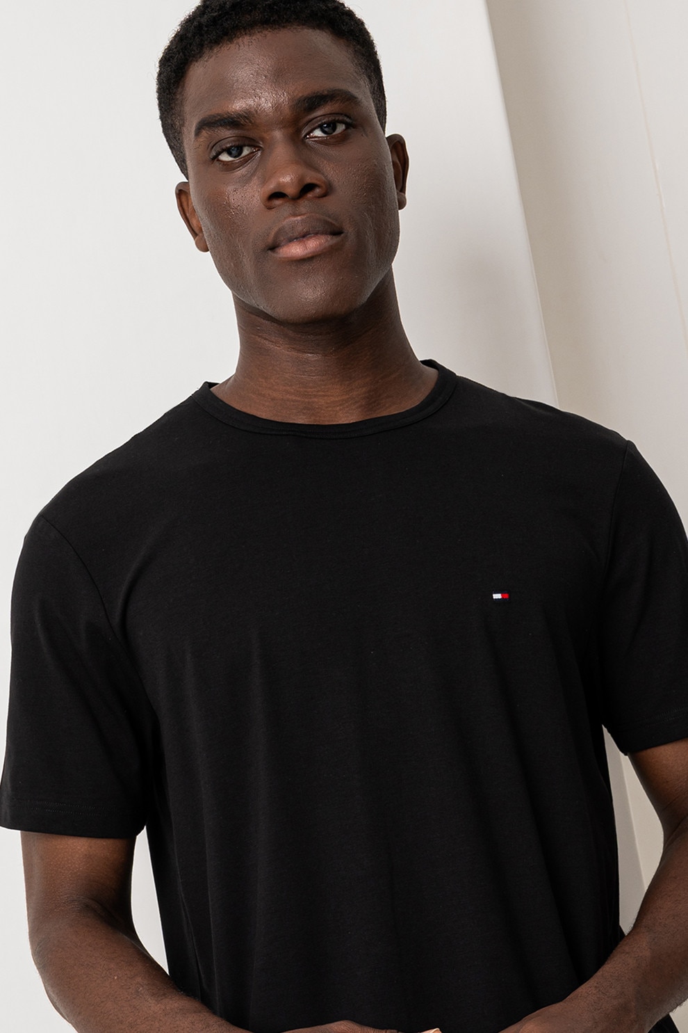 Tommy Hilfiger, Tricou cu decolteu la baza gatului si logo discret, Negru, XL