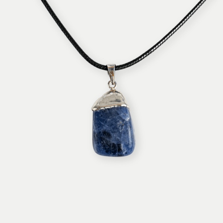 Természetes szodalit medál, CraftMystic, hossza 50+5 cm, mérete 18-25 mm, kék