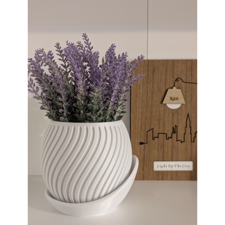 Vaza alba, cu textura spiralata, elegant, minimalist, modern pentru interior 10x10cm